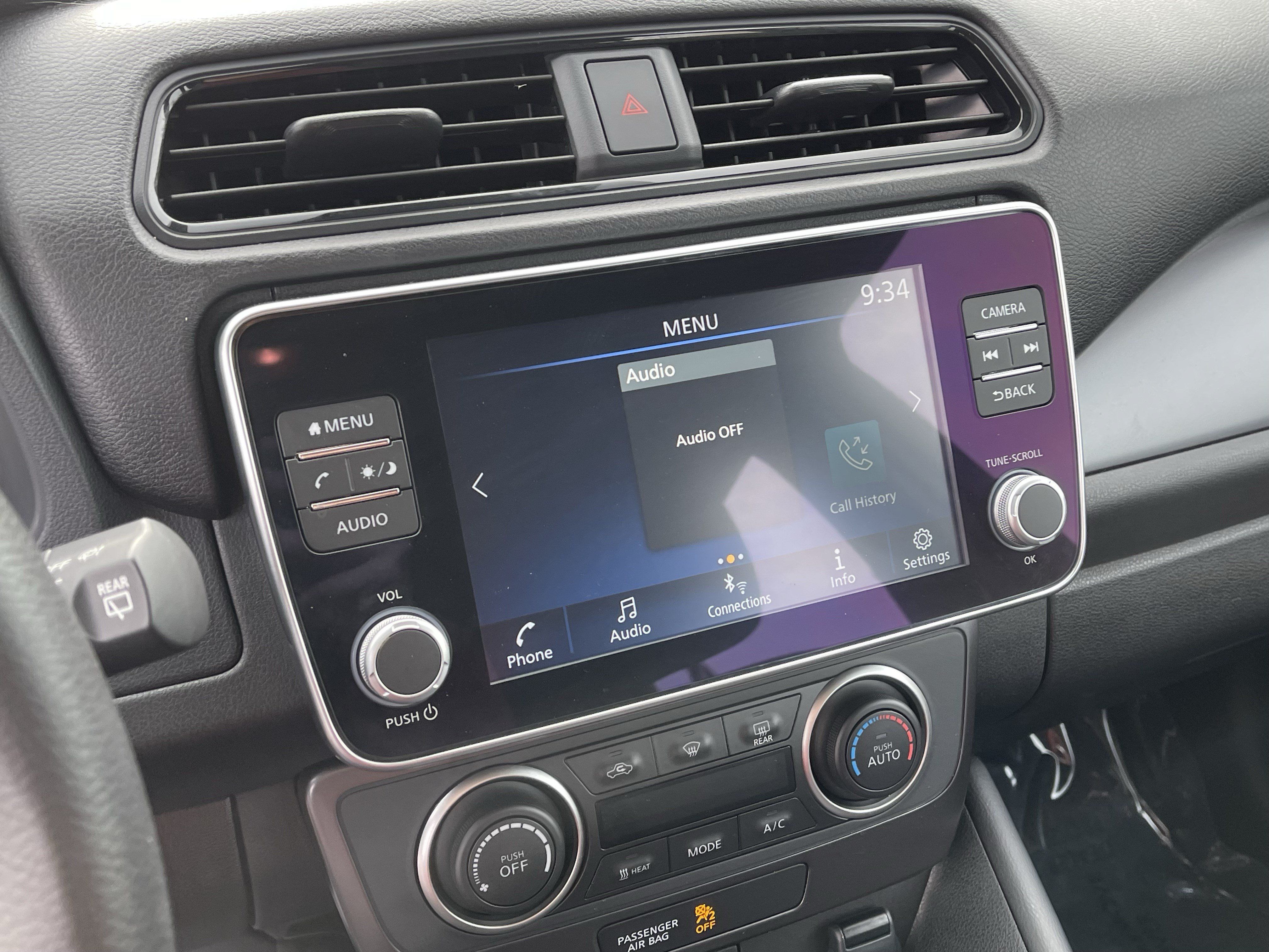Used 2025 Nissan Leaf S FWD image 22