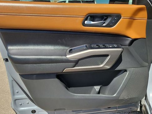 Used 2023 Nissan Pathfinder Platinum image 18