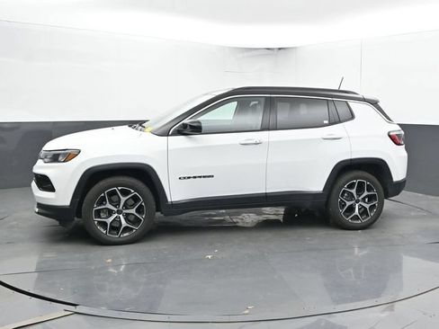 Used 2025 Jeep Compass Limited AWD/4WD image 7