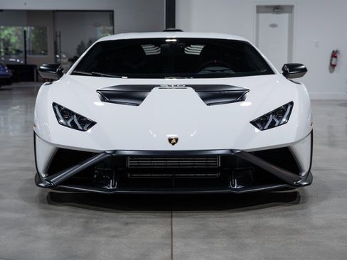 Used 2022 Lamborghini Huracan STO RWD image 70