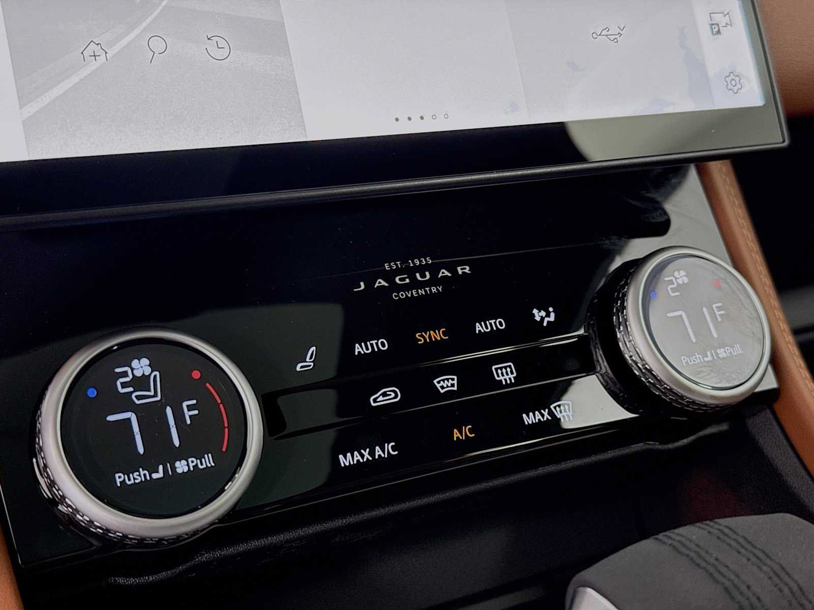 New 2025 Jaguar F-PACE R-Dynamic S AWD/4WD image 17