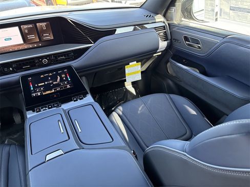 New 2026 INFINITI QX80 4WD w/ Sport Exterior Package image 17