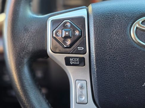 Used 2016 Toyota Tundra Limited image 32