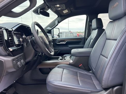 Used 2025 Chevrolet Silverado 3500 High Country image 13