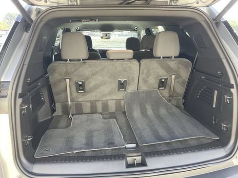 Used 2026 Chevrolet Traverse LT w/ Driver Confidence Package FWD image 22