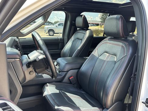 Used 2024 Ford Expedition Limited AWD/4WD image 14
