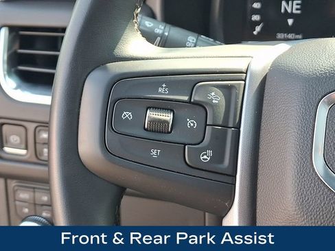 Used 2023 GMC Yukon SLT w/ SLT Premium Package AWD/4WD image 7