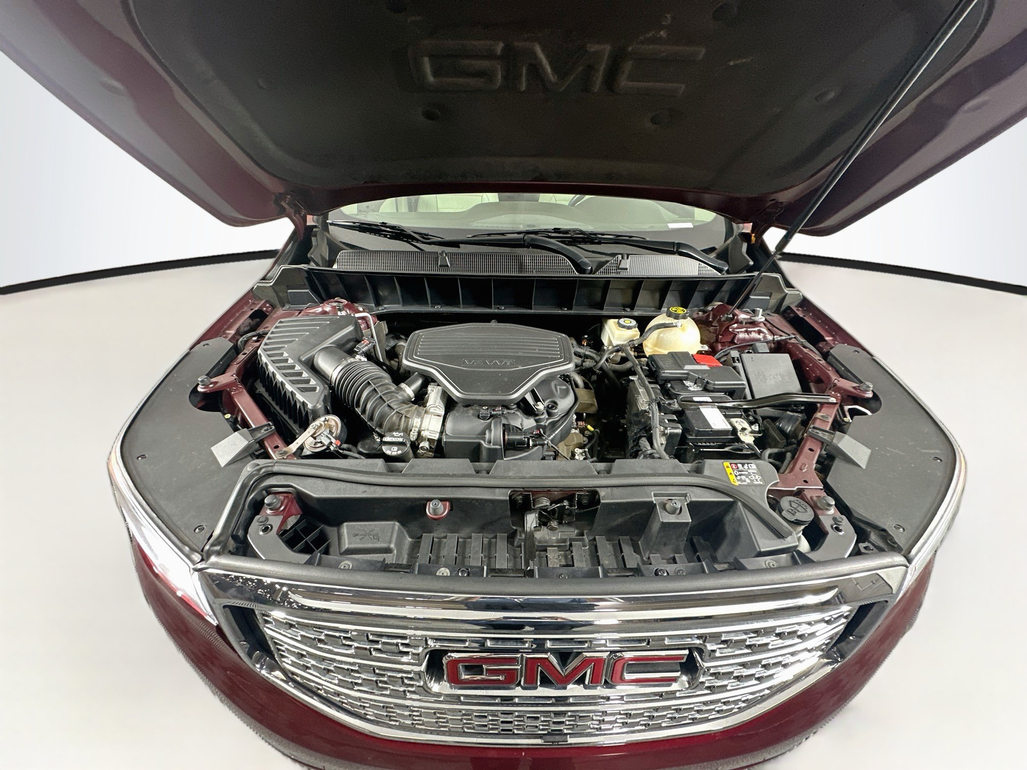 Used 2018 GMC Acadia Denali w/ Technology Package FWD image 36