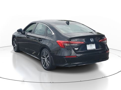 Used 2024 Honda Civic Touring image 4