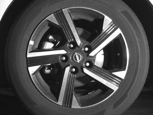 Used 2025 Nissan Sentra SV FWD image 12