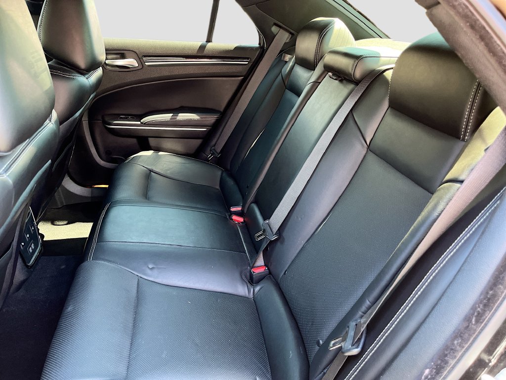 Used 2022 Chrysler 300 S w/ Comfort Group RWD image 24