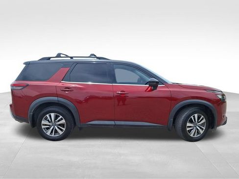 Certified 2023 Nissan Pathfinder SL FWD image 9