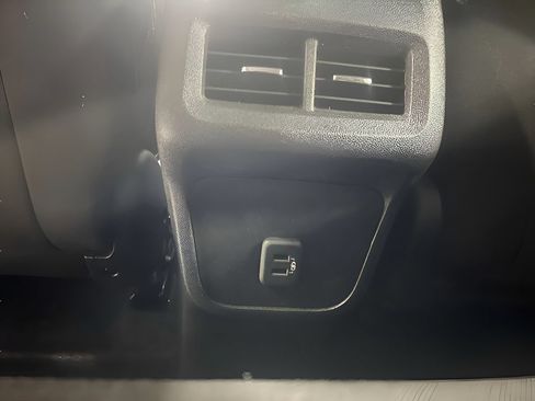 Used 2024 Chevrolet Equinox LT AWD/4WD image 33