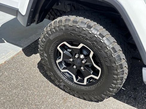 Used 2020 Jeep Gladiator Overland AWD/4WD image 27