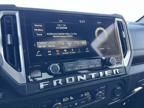 Used 2025 Nissan Frontier SV w/ SV Convenience Package RWD image 11