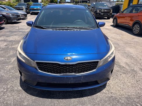 Used 2017 Kia Forte LX FWD image 5