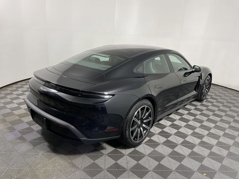 Used 2022 Porsche Taycan image 7