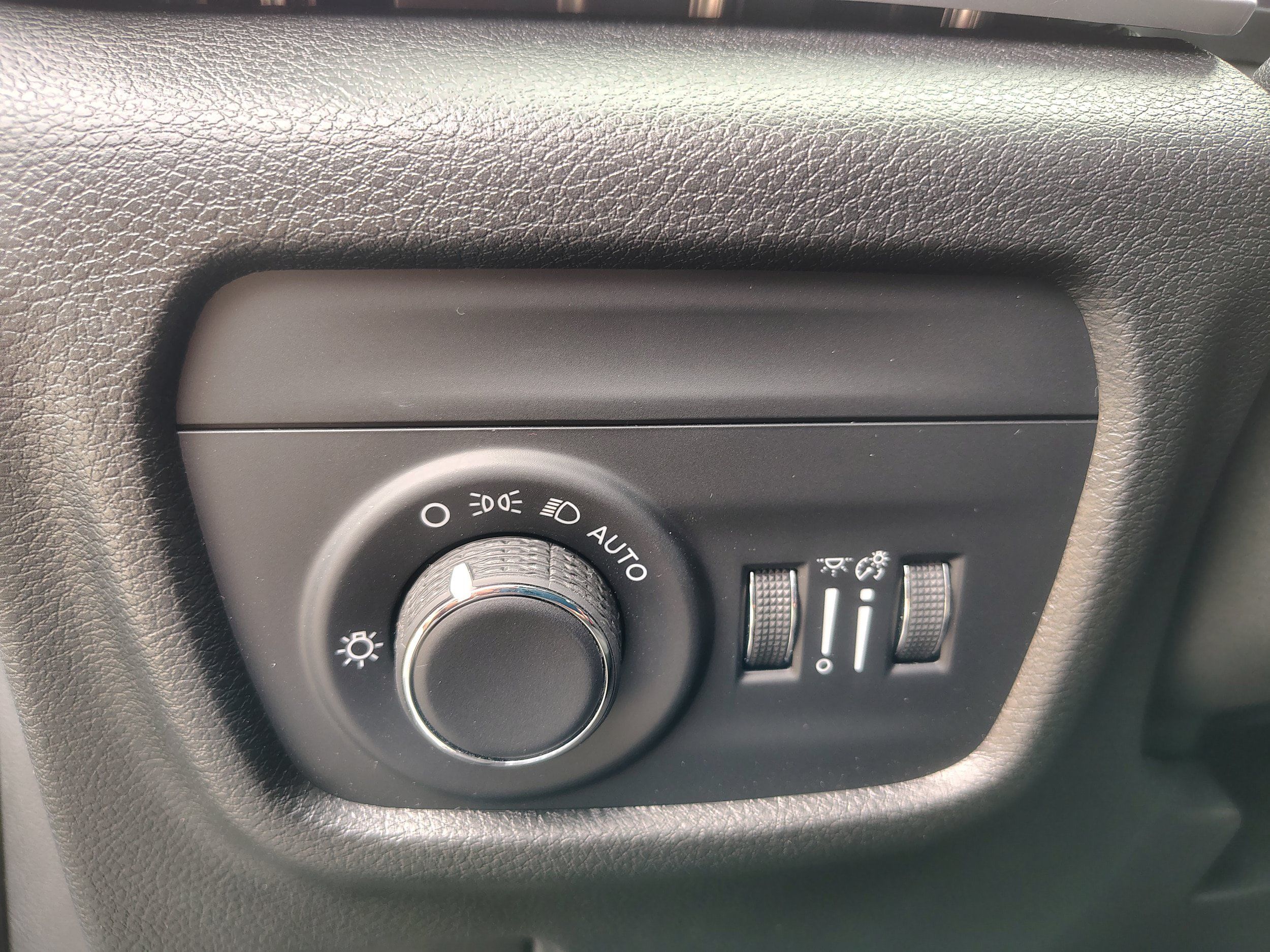 Used 2025 Jeep Grand Cherokee Laredo X w/ Luxury Tech Group I AWD/4WD image 29