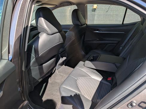 Used 2023 Toyota Camry SE image 18