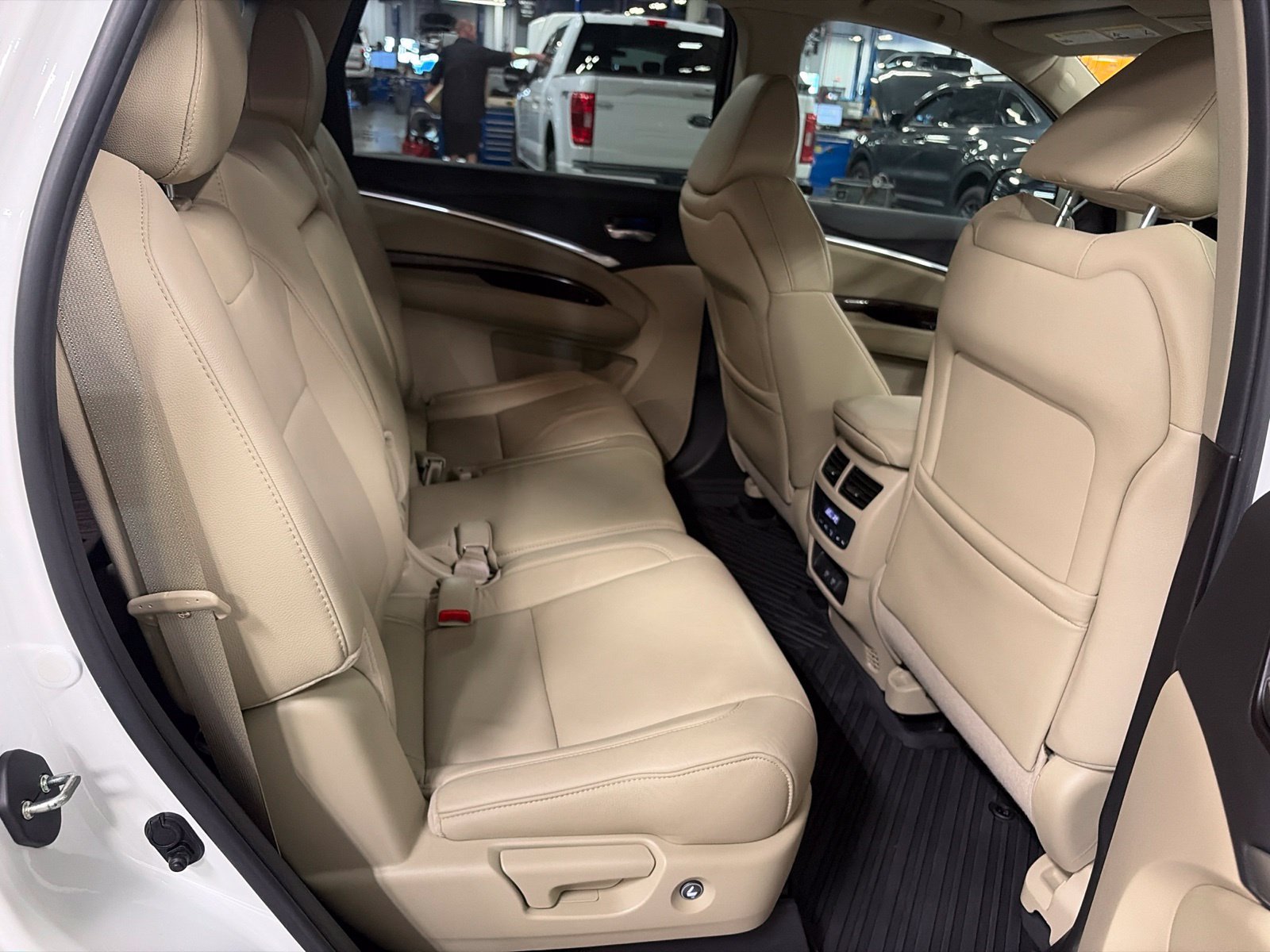 Used 2018 Acura MDX SH-AWD image 23
