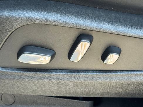 Used 2024 Cadillac XT6 Premium Luxury FWD image 22