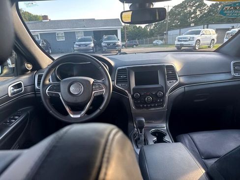 Used 2018 Jeep Grand Cherokee Limited image 25