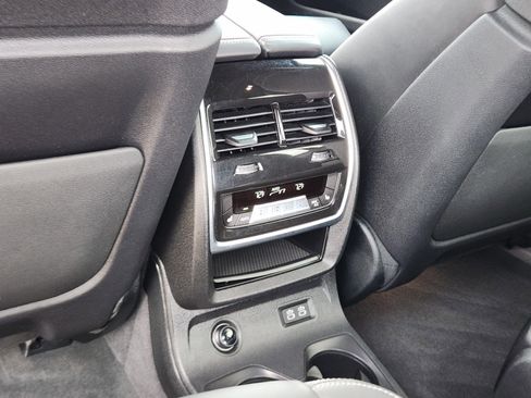 Used 2025 BMW X7 M60i AWD/4WD image 26