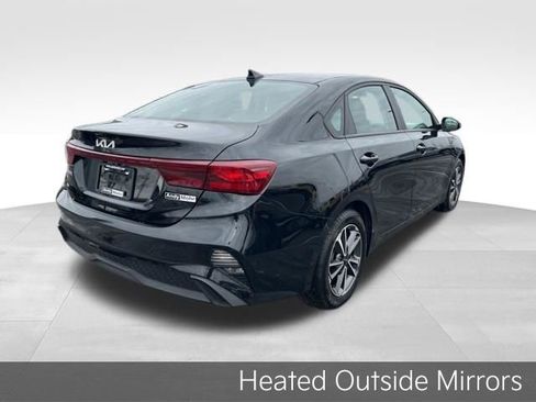 Certified 2022 Kia Forte LXS w/ LXS Technology Package image 7