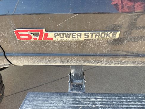 Used 2024 Ford F250 Platinum image 13