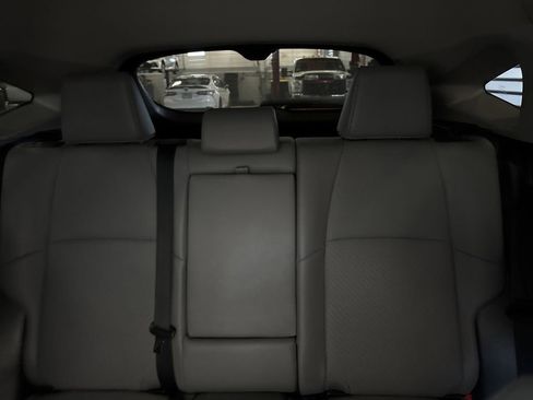 Used 2023 Toyota Venza Limited image 10