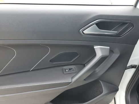 Certified 2023 Volkswagen Tiguan SE R-Line FWD image 18