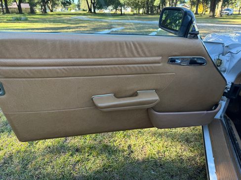 Used 1989 Mercedes-Benz 560 SL image 11