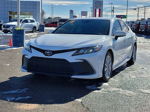 Used 2023 Toyota Camry LE image 4