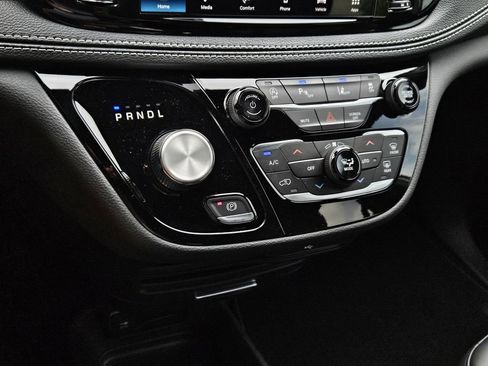 New 2026 Chrysler Pacifica Select image 20