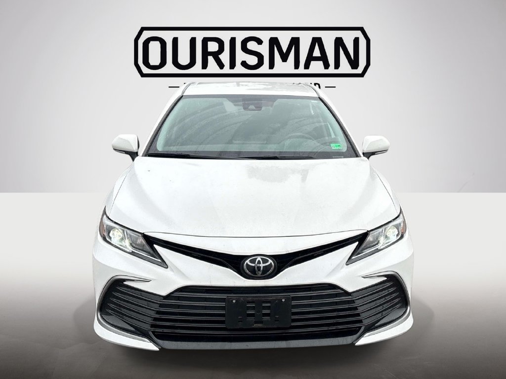 Used 2024 Toyota Camry LE w/ Convenience Package FWD image 2
