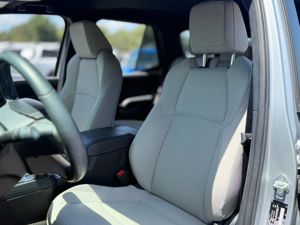 Used 2025 Toyota 4Runner SR5 RWD image 21