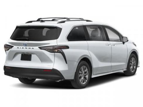 New 2026 Toyota Sienna XLE FWD image 2