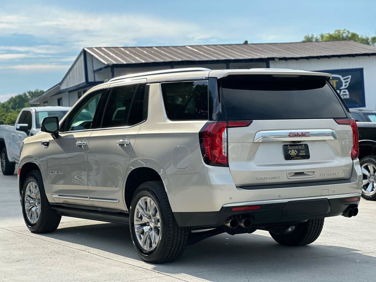 Used 2021 GMC Yukon Denali w/ Advanced Technology Package RWD image 5