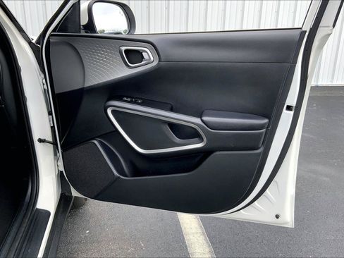 Used 2022 Kia Soul LX w/ Technology Package FWD image 21