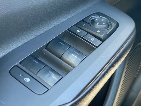 Used 2023 Toyota Prius LE image 18