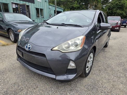 Used 2012 Toyota Prius C One FWD image 5