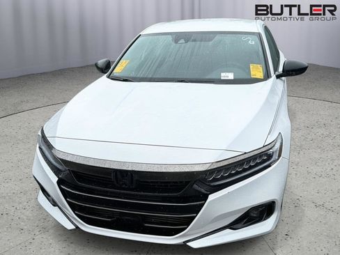 Used 2022 Honda Accord Sport image 4
