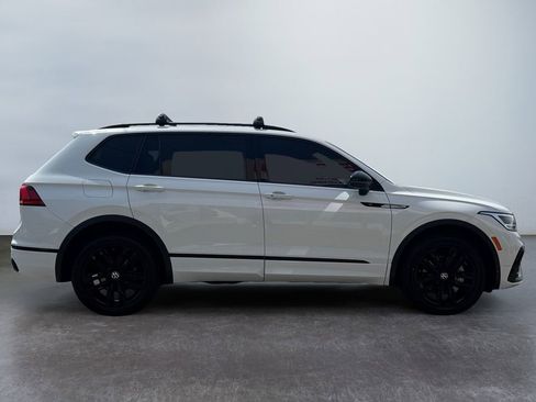 Used 2022 Volkswagen Tiguan SE R-Line image 4