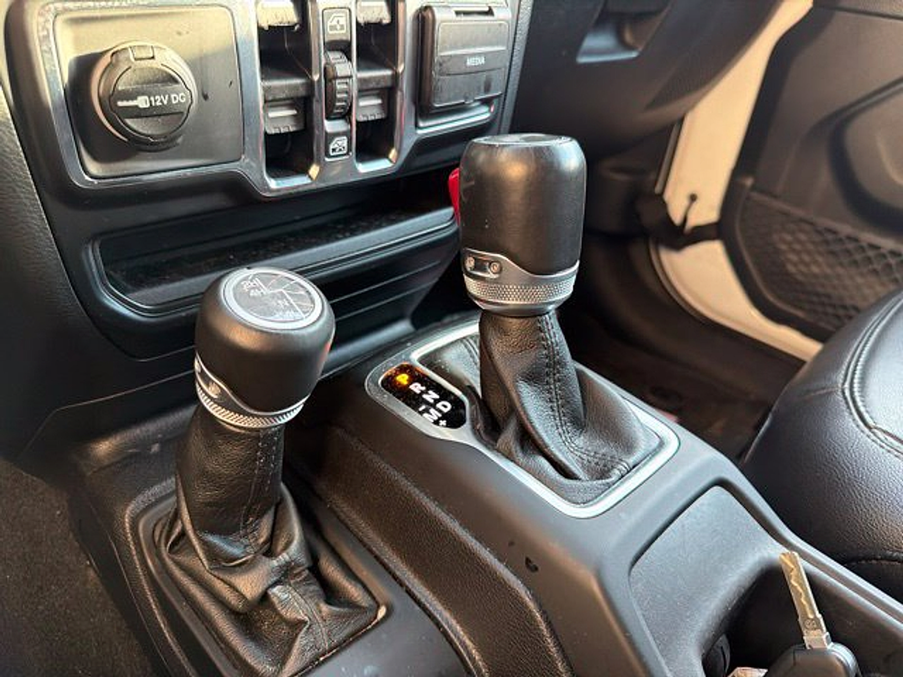 Used 2021 Jeep Wrangler Unlimited Sahara AWD/4WD image 26