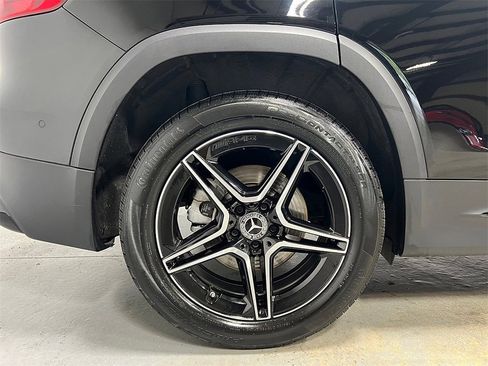 Used 2025 Mercedes-Benz GLB 250 4MATIC image 15
