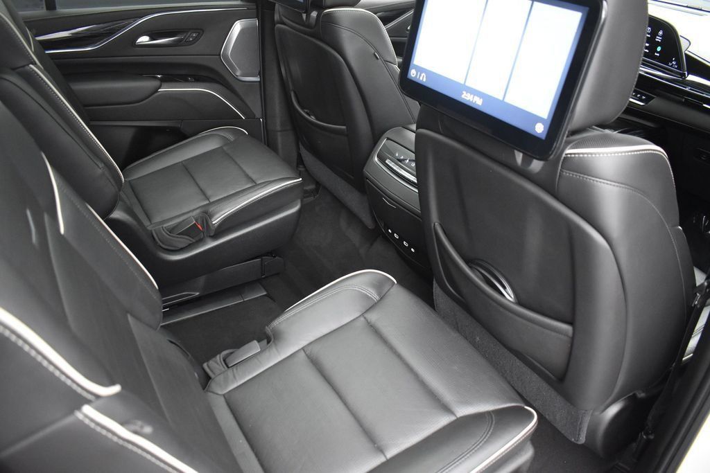 Used 2021 Cadillac Escalade Sport w/ Driver Assist Tech Package AWD/4WD image 35