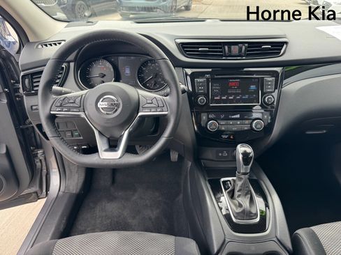 Used 2022 Nissan Rogue Sport SV FWD image 15