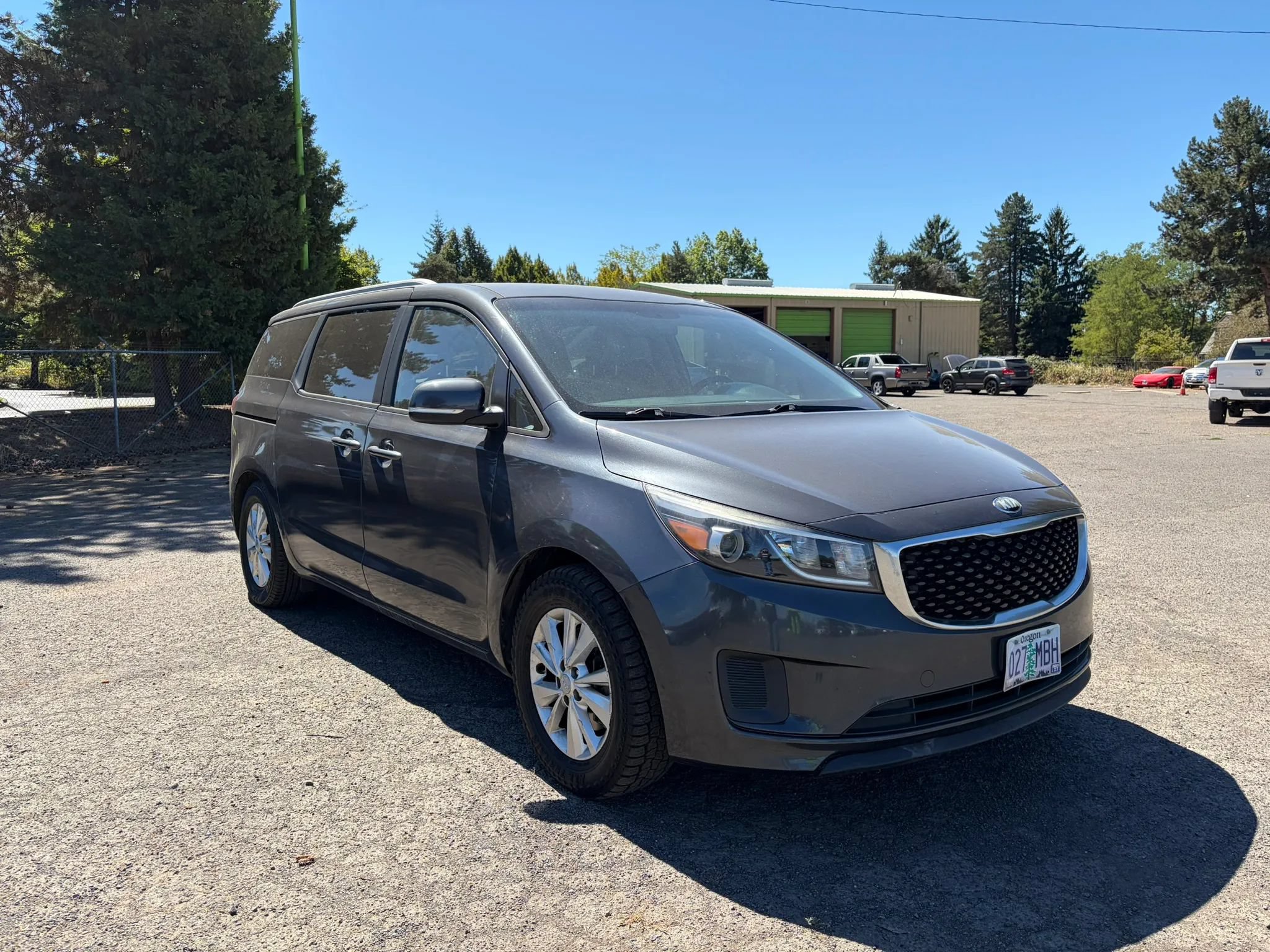 Used 2016 Kia Sedona LX w/ LX Convenience Package FWD image 1