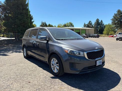Used 2016 Kia Sedona LX w/ LX Convenience Package FWD image 1