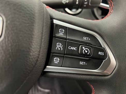 Used 2025 Jeep Compass Trailhawk AWD/4WD image 38